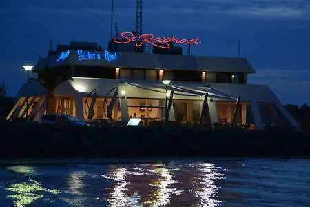 Amathusia Bayview Maria's Cozy Place * Parekklisia
