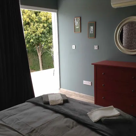 Amathusia Bayview Maria's Cozy Place * Parekklisia